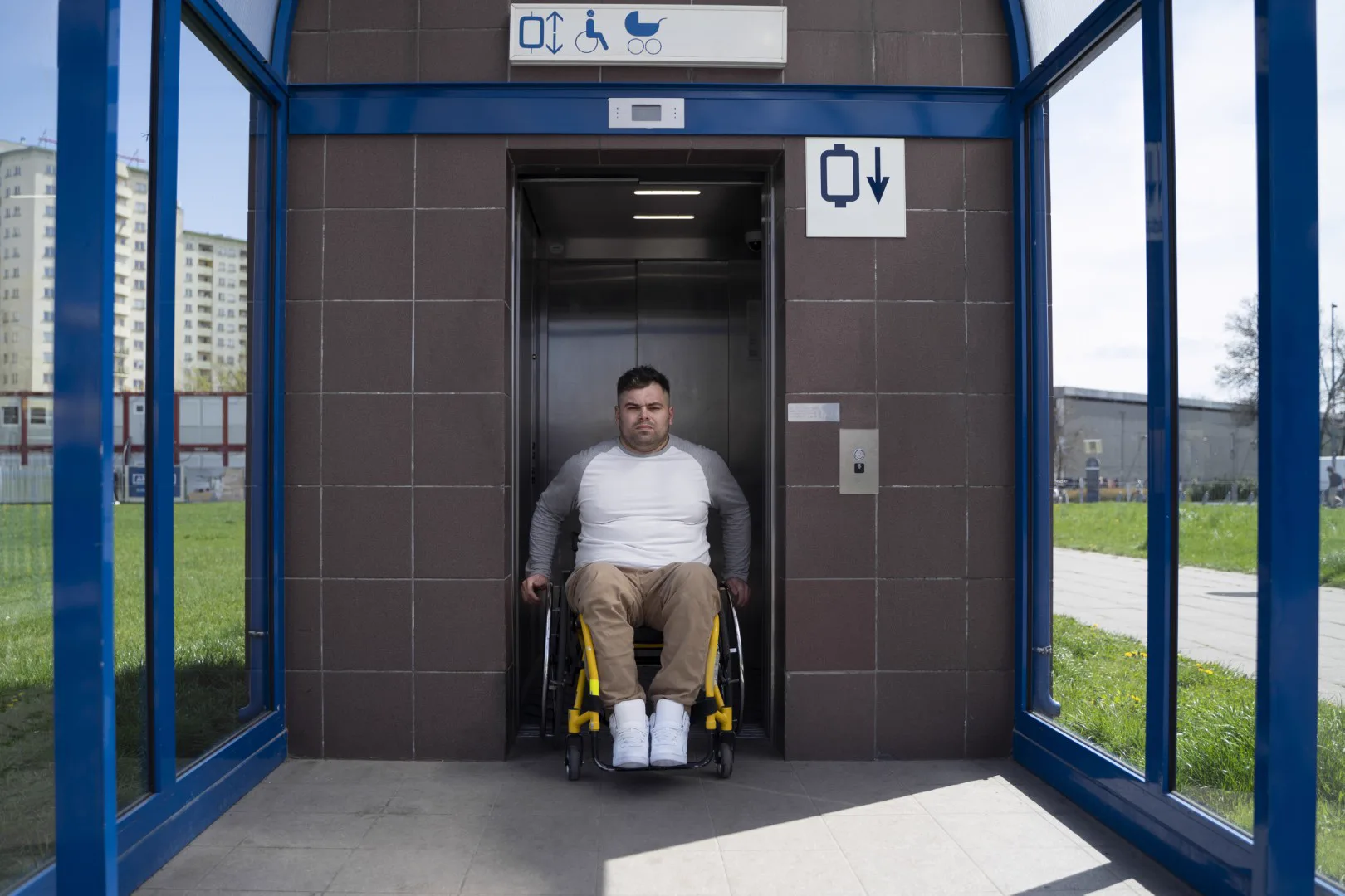 The Role of Advanced Lift Systems in Hospital Safety and Patient Care